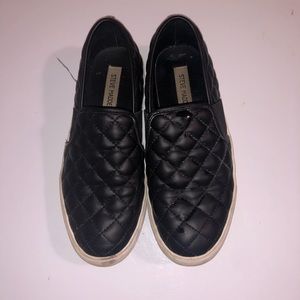 Steve Madden quilted shoes. Size 8